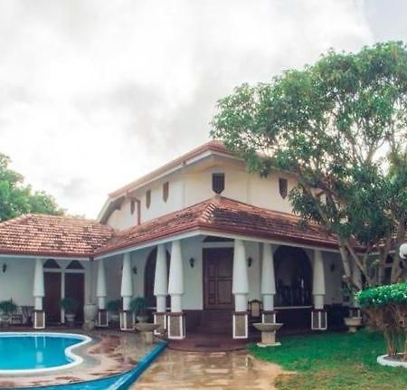 Olideb Gedara Hotel เนกอมโบ ภายนอก รูปภาพ